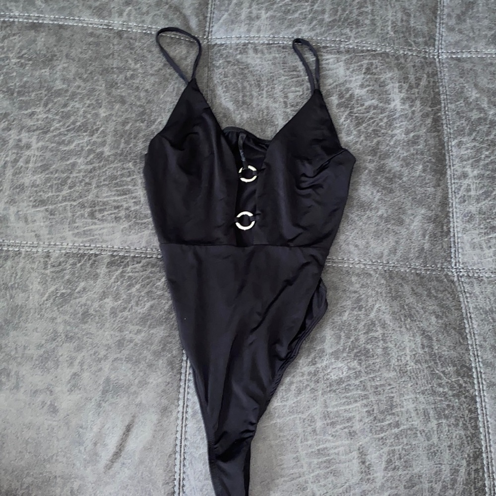 BLACK BODYSUIT